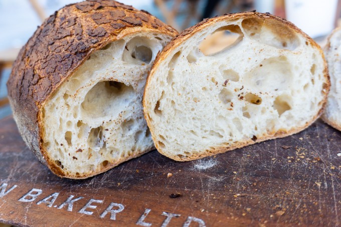 Home | John Baker - Bio-Bäckerei am Stadelhofen und Helvetiaplatz in Zürich